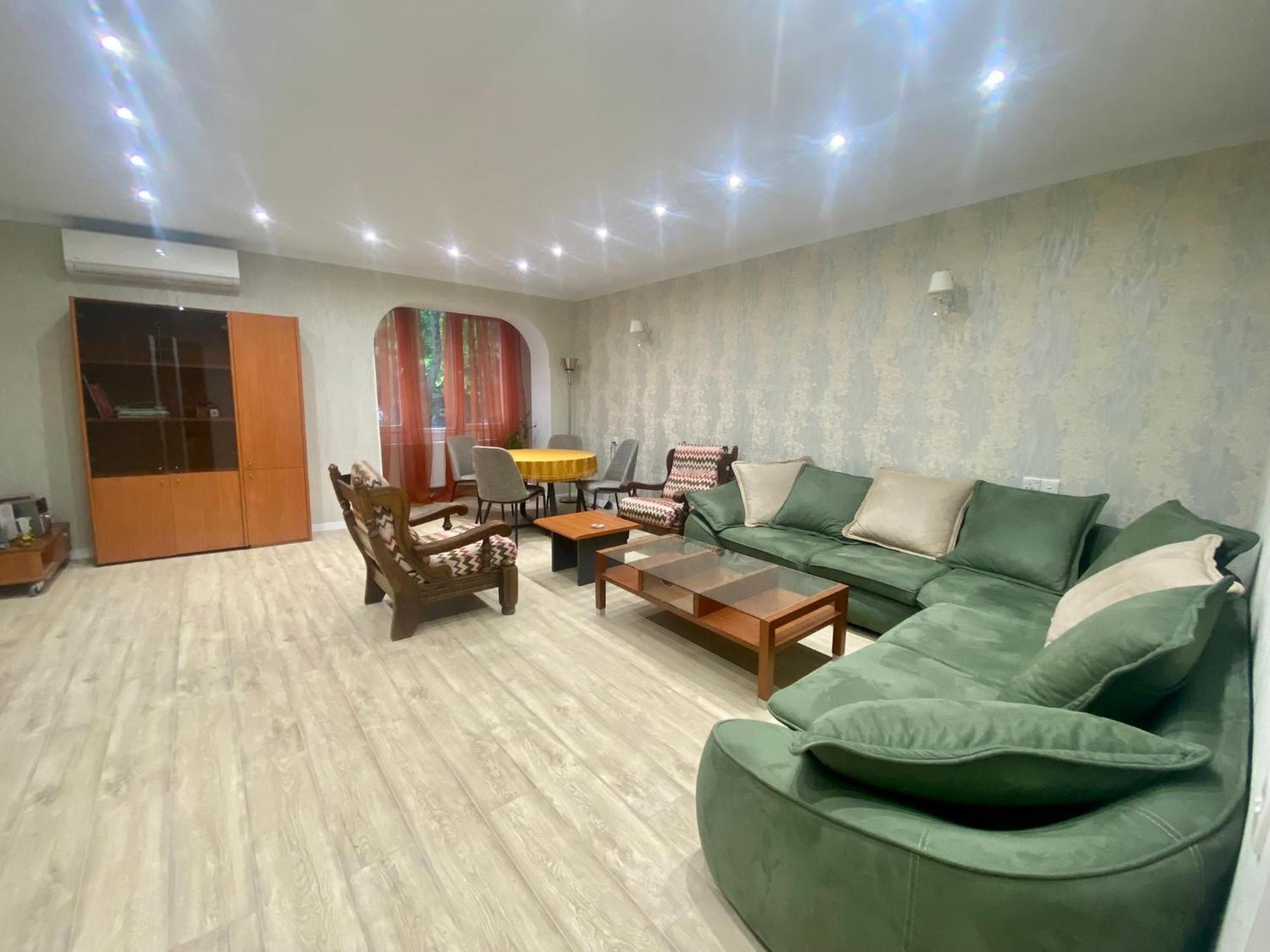 Spacious Dinamo Apartment Tbilisi Luaran gambar